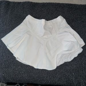Aerie flows white skirt never worn